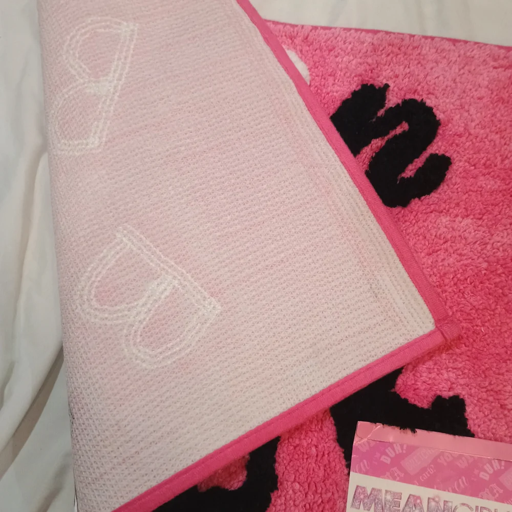 New Lindsay Lohan Mean Girls Pink Burn Book Bath Mat 18x28 - Picture 4 of 5